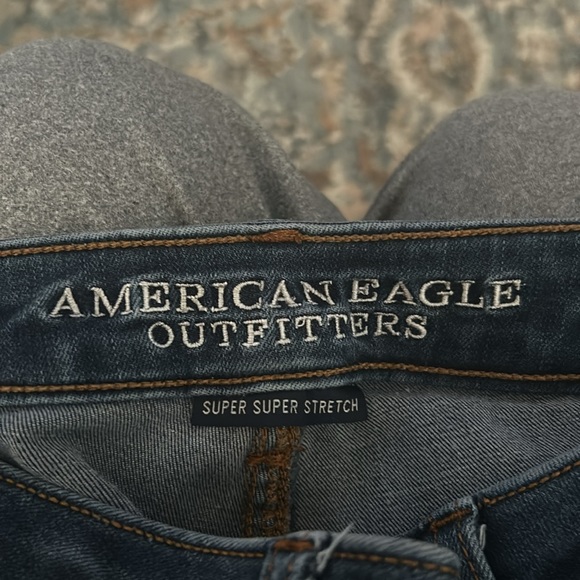 American Eagle Dark-Wash Hi-rise Jegging - Picture 3 of 4
